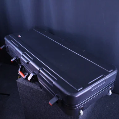 Used Gator HARDSHELL KEYBOARD CASE 61 KEY Medium Keyboard Case