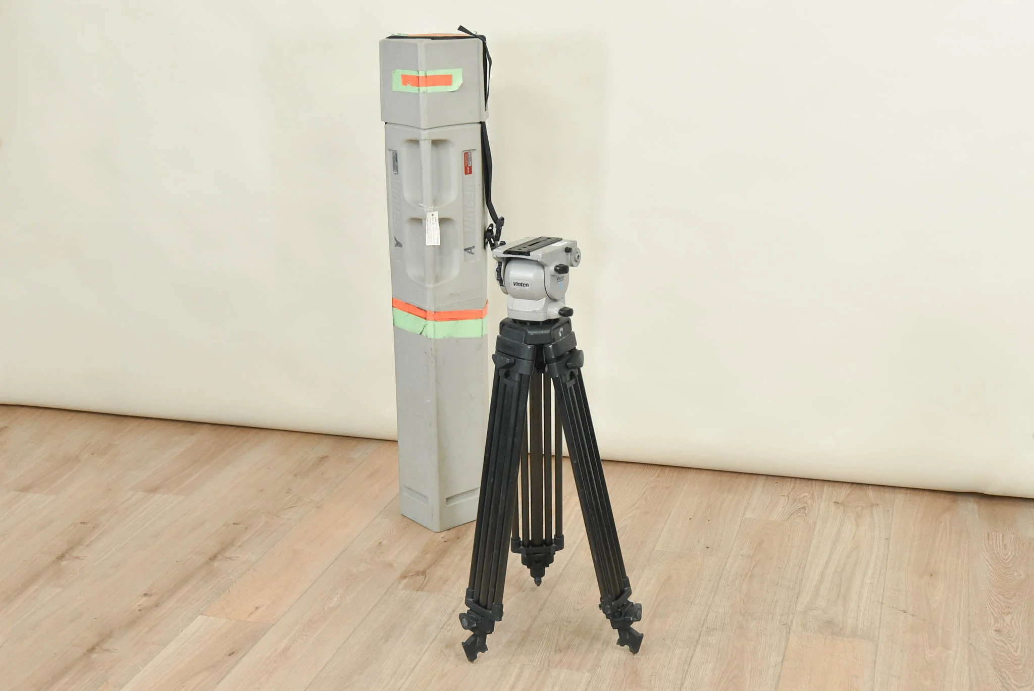 Vinten Vision 11 Fluid Head with Aluminum Tripod