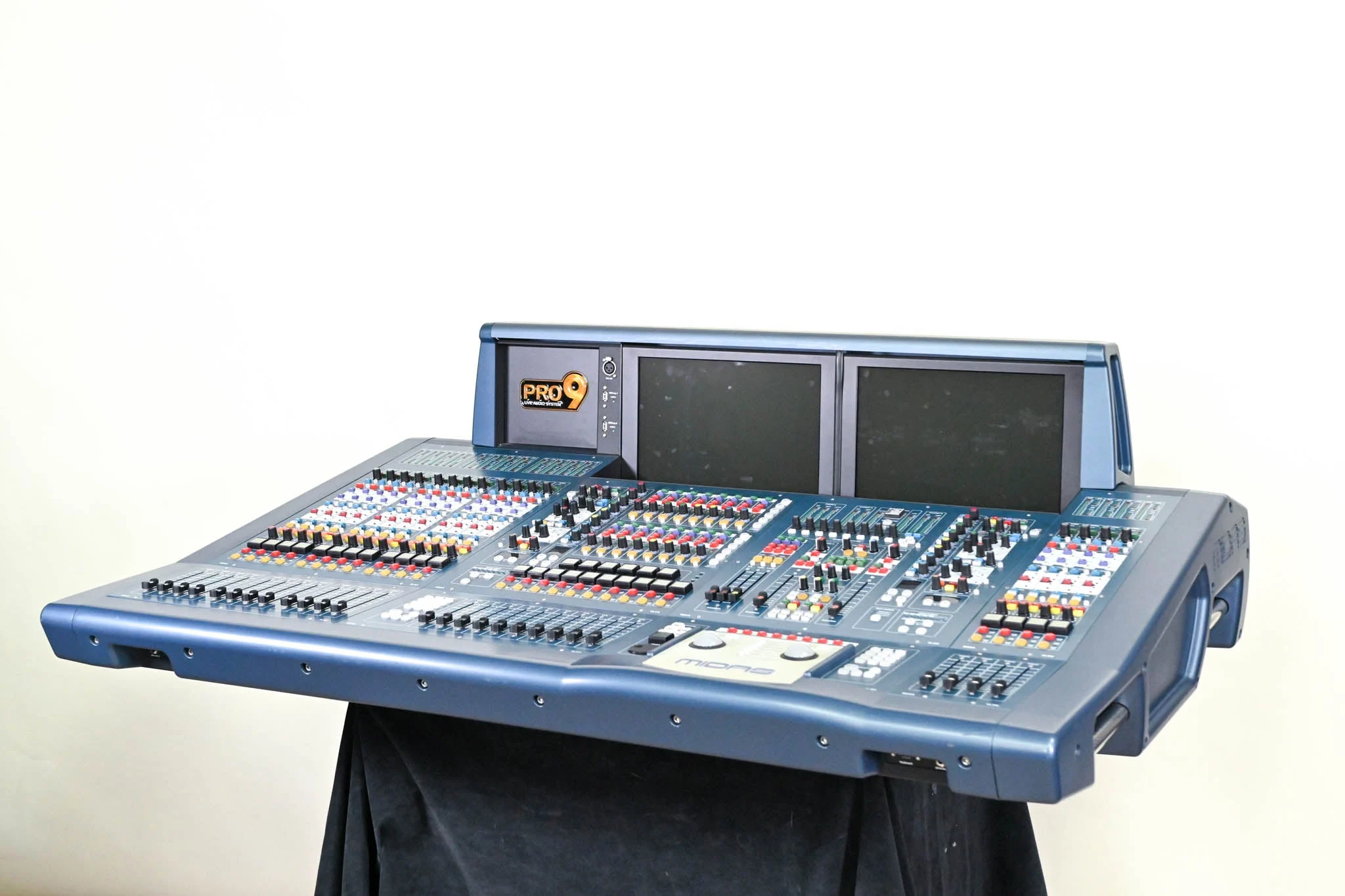 Midas PRO9 Live Audio Mixing System with DL371 Engine