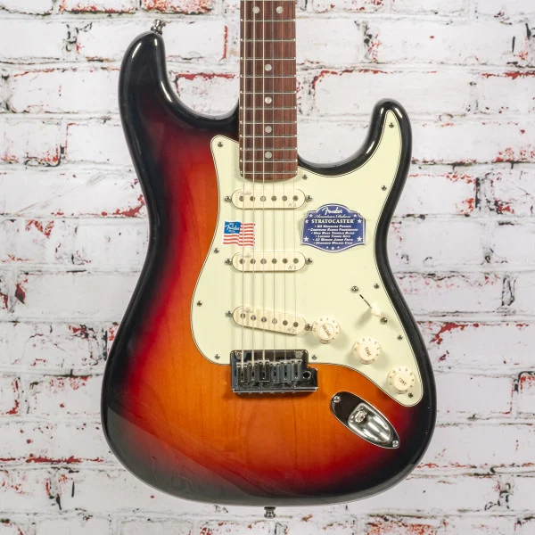 Fender - 2013 American Deluxe Stratocaster Electric Guitar - 3-Tone Sunburst - w/OHSC - x6155 - NOS