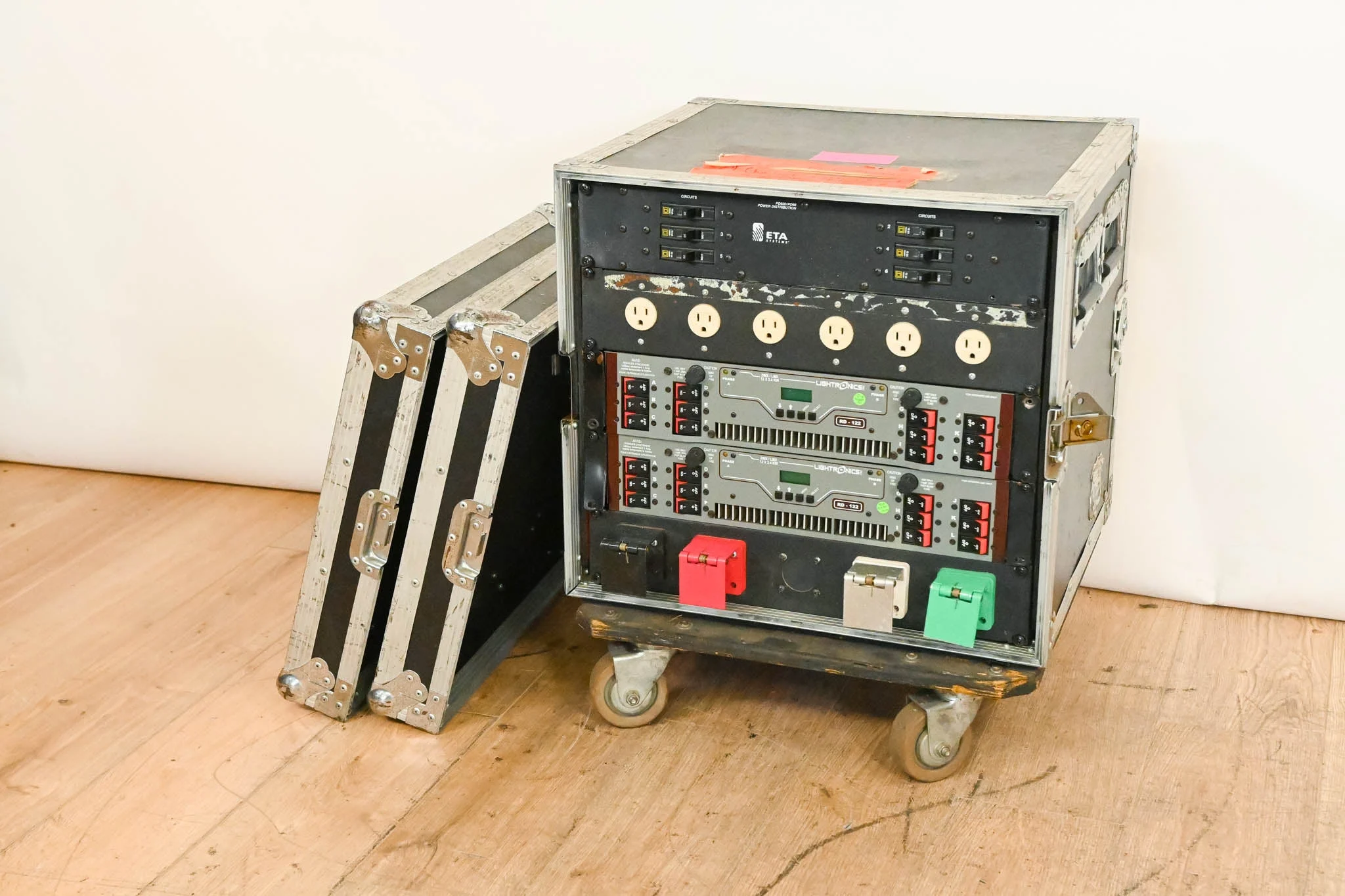 Lightronics 24-Channel Dimmer Rack with Road Case