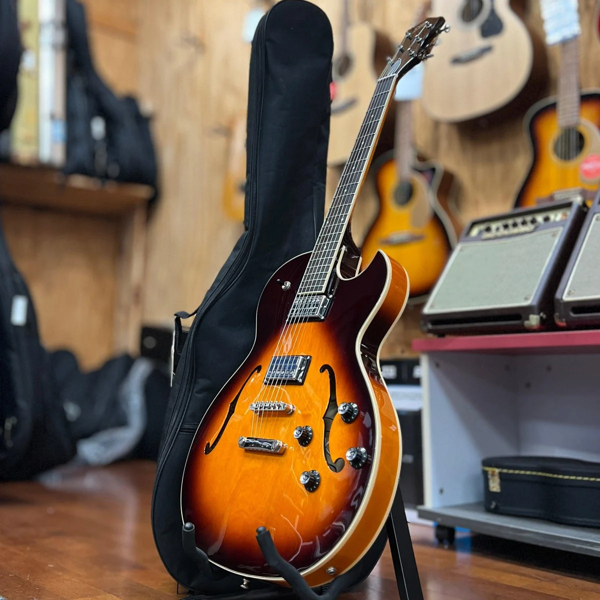 USED Guild SF-1SC ATB Hollowbody Electric Guitar, Sunburst w/ Bag