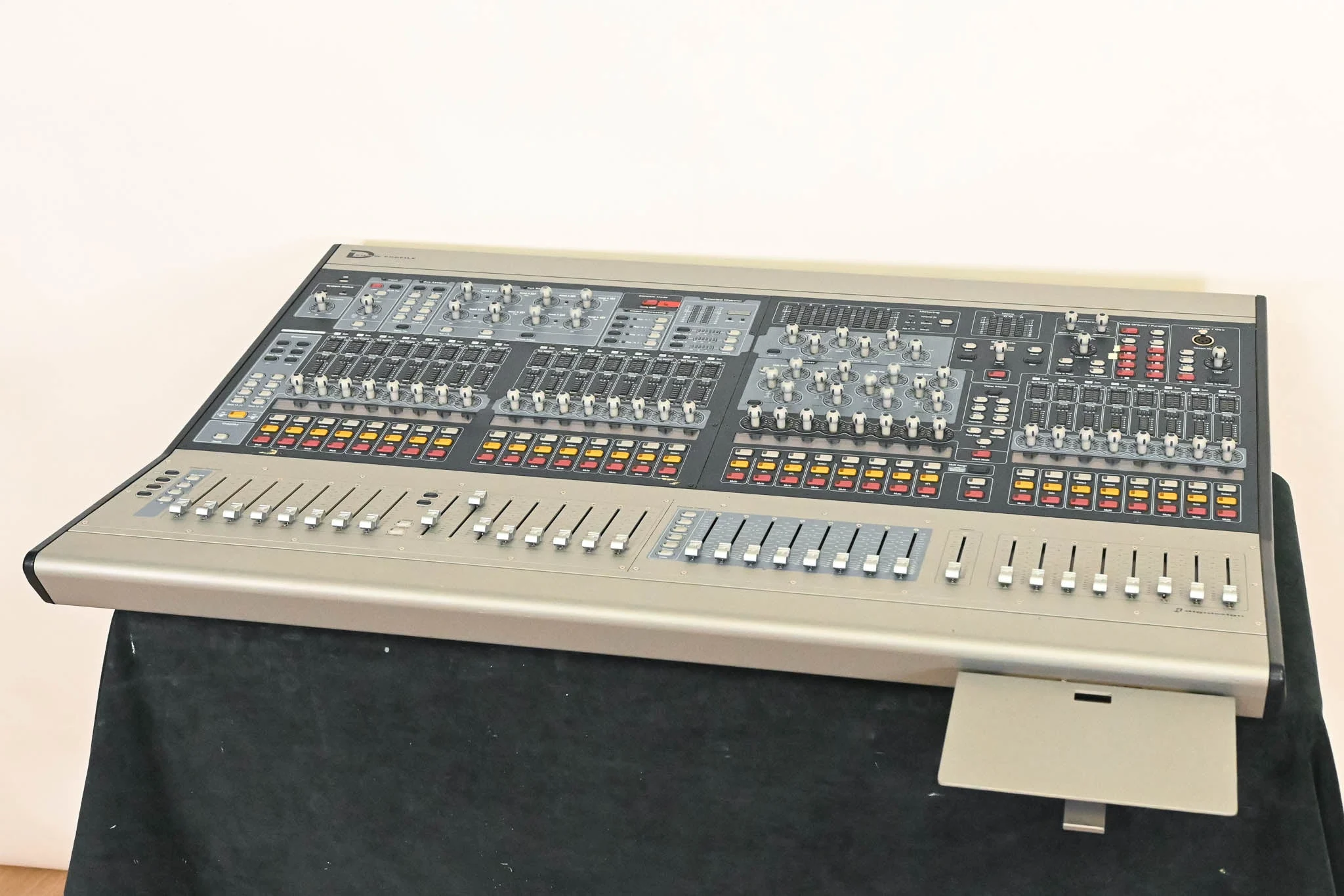Digidesign D-Show Profile Digital Mixing Console with Mix Rack